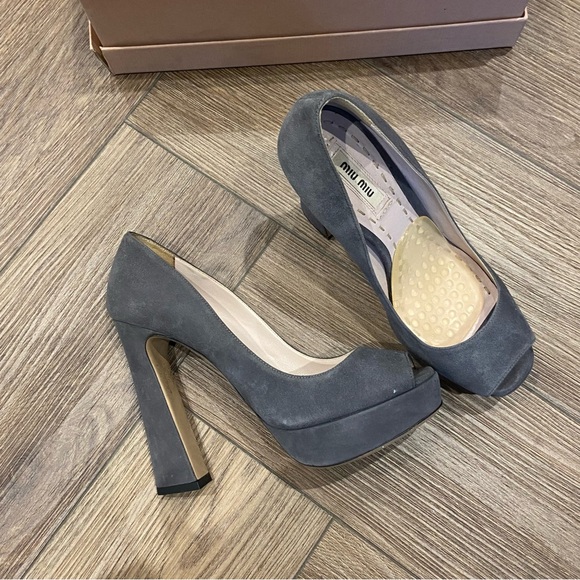 Miu Miu nebbia gray suede high heels open toe 36.5 - Picture 2 of 12